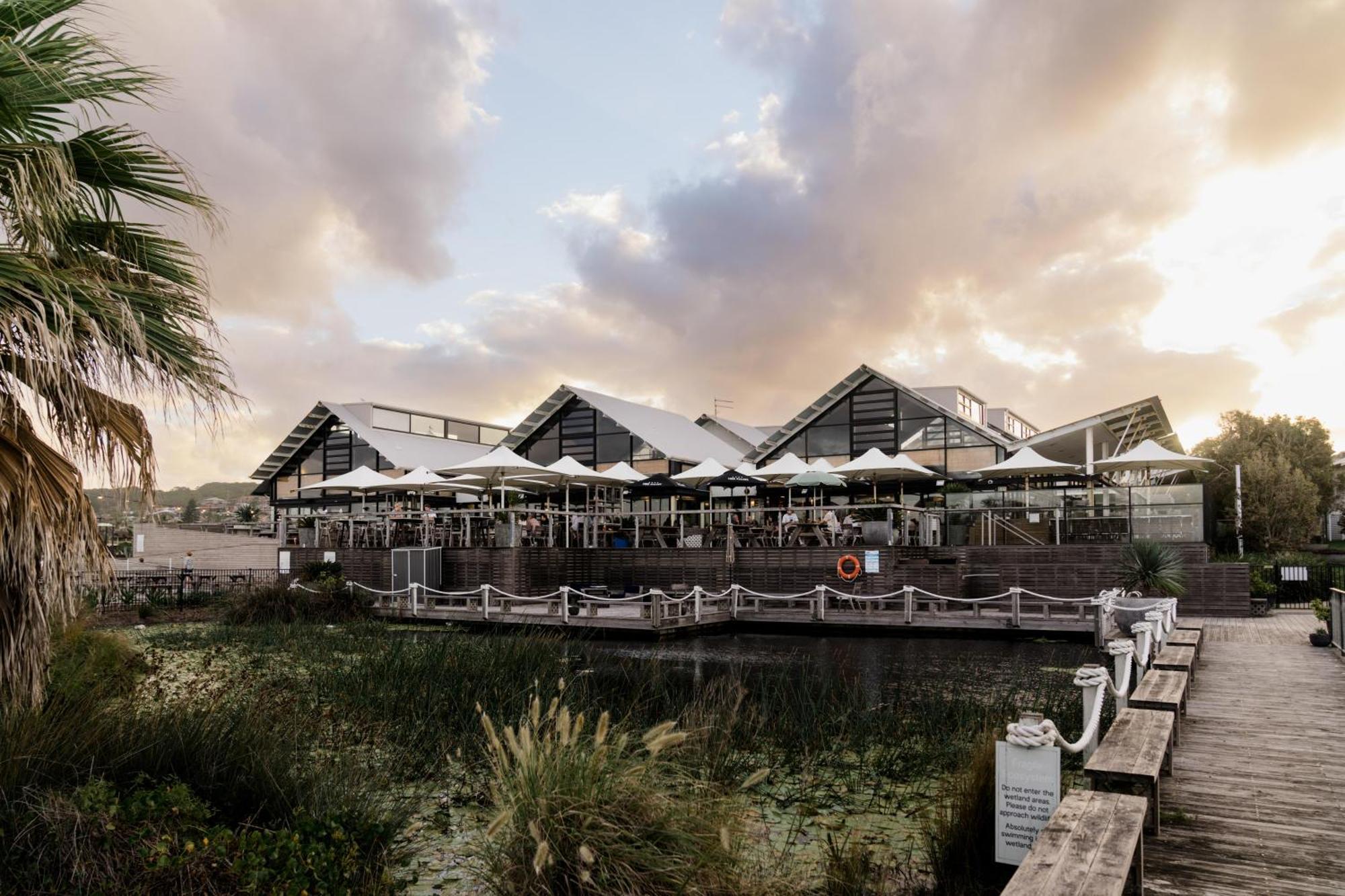 Caves Coastal Bar & Bungalows Caves Beach Exterior photo