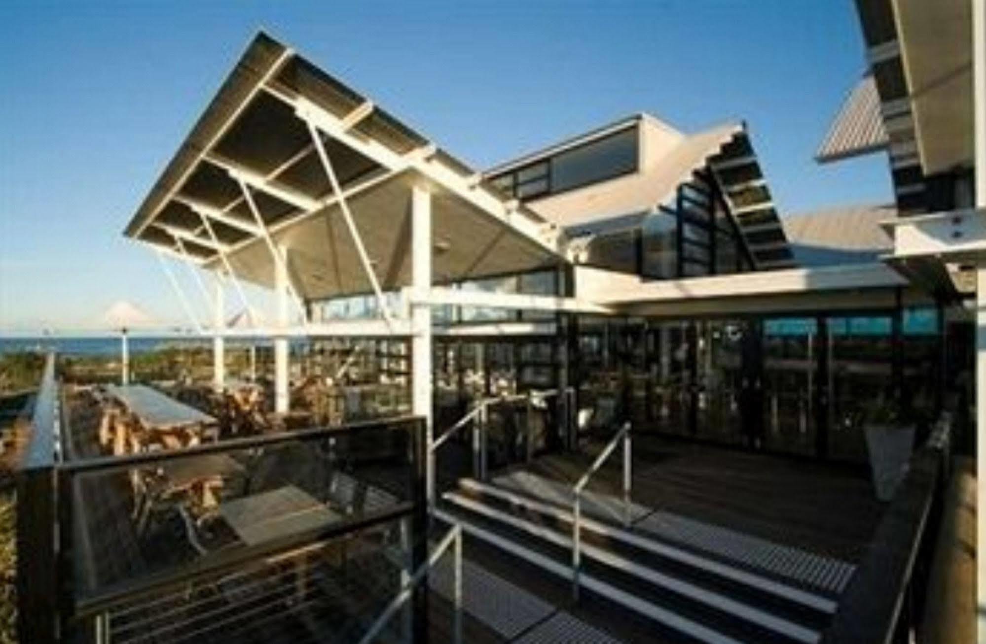 Caves Coastal Bar & Bungalows Caves Beach Exterior photo