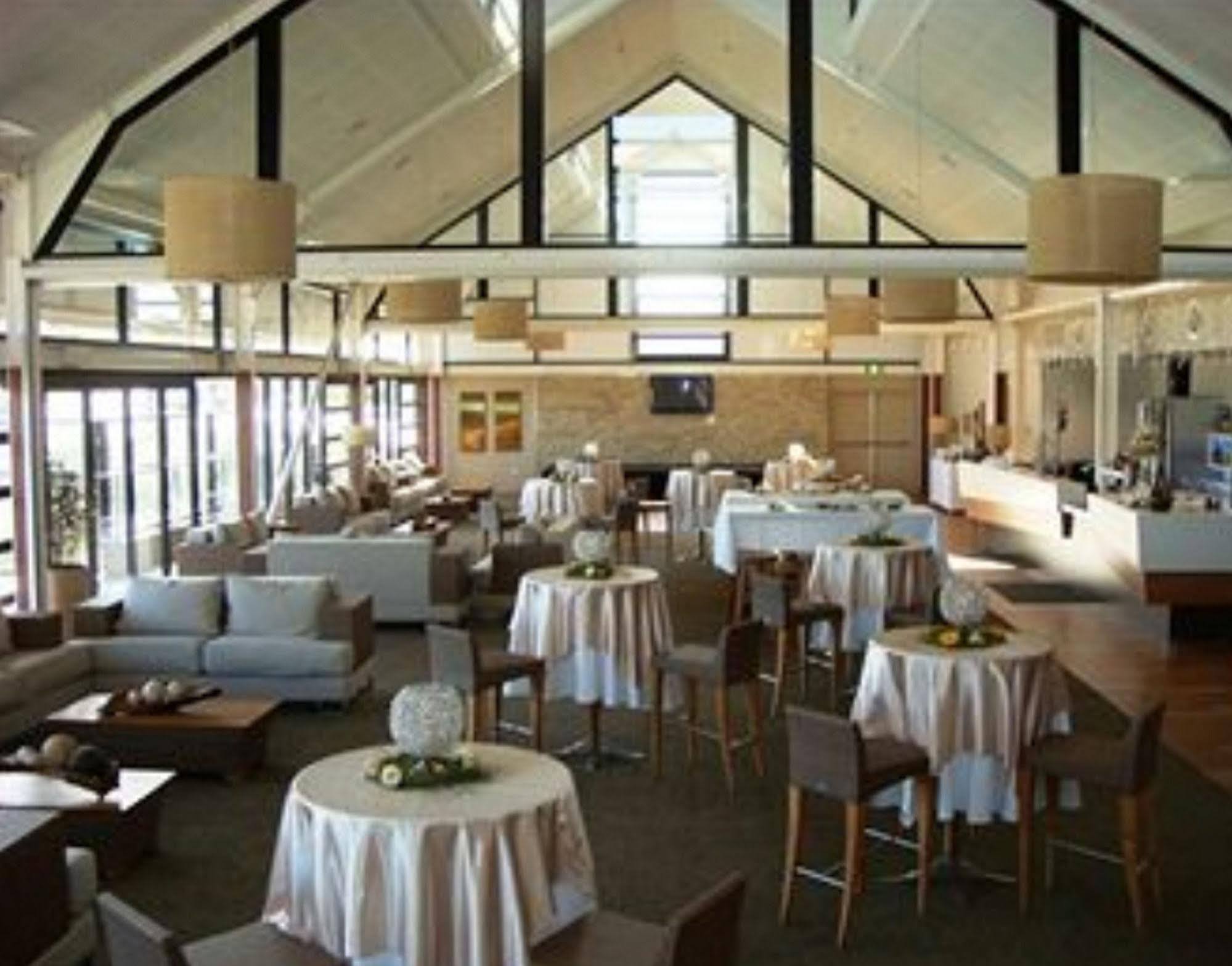 Caves Coastal Bar & Bungalows Caves Beach Exterior photo