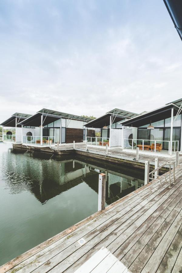 Caves Coastal Bar & Bungalows Caves Beach Exterior photo